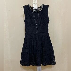 MYSTIC SLEEVELESS BLACK LACE DRESS
